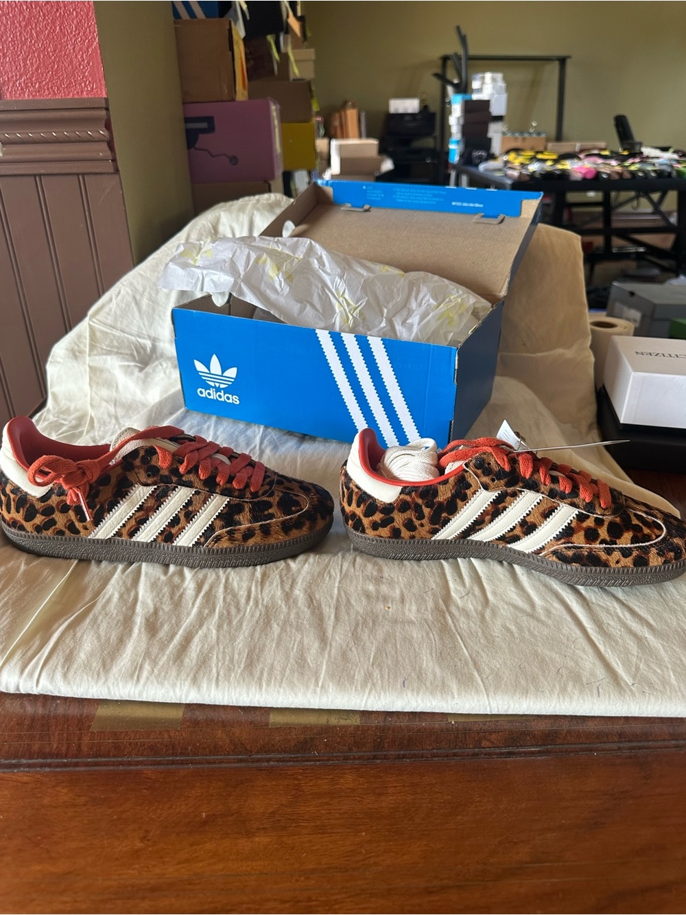 NEW adidas Samba OG Red Leopard Women’s Sneakers Size 5.5 - Picture 2 of 4